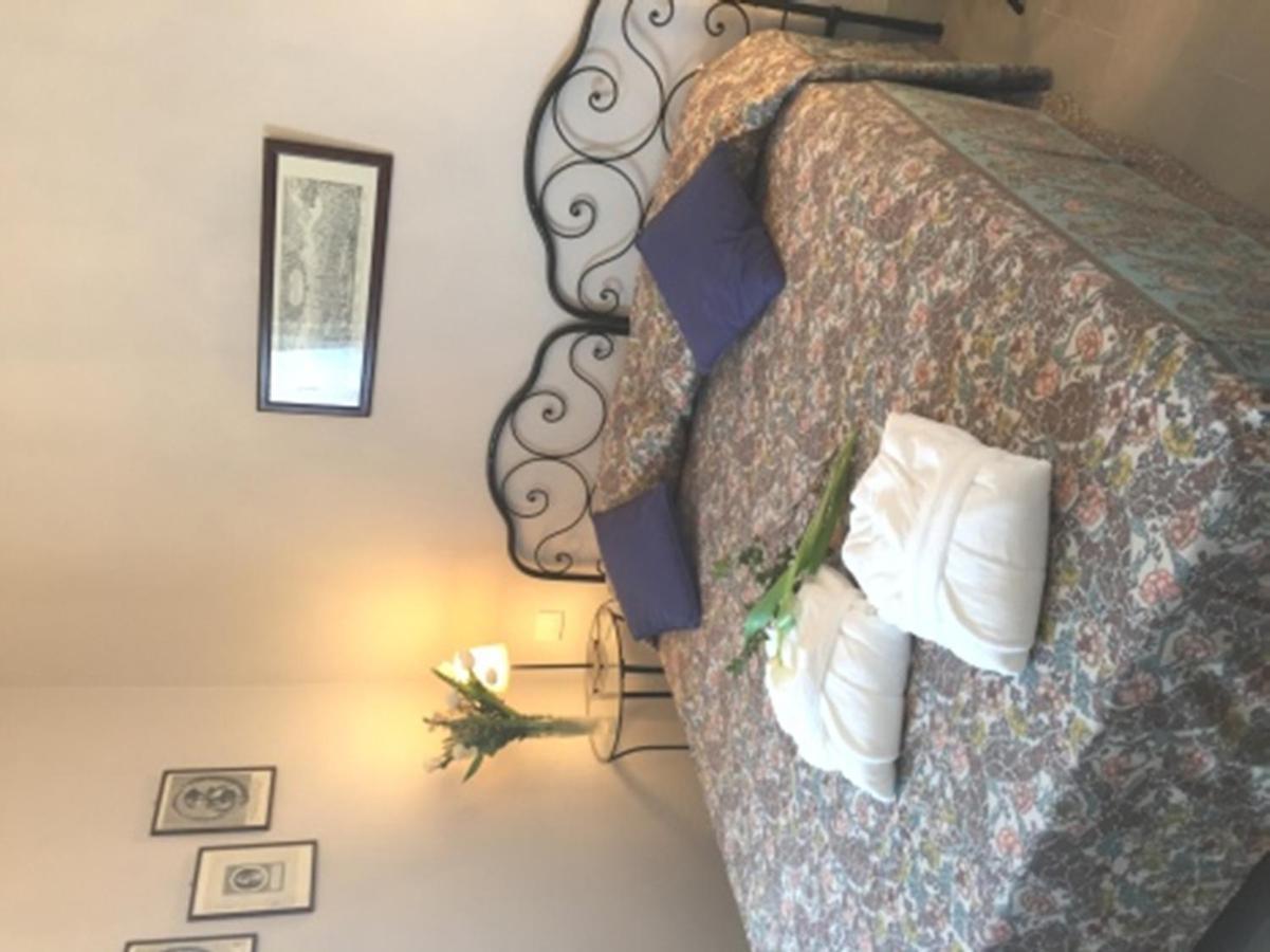 Agriturismo Fiamberta Bed and Breakfast Certosa di Pavia Eksteriør billede