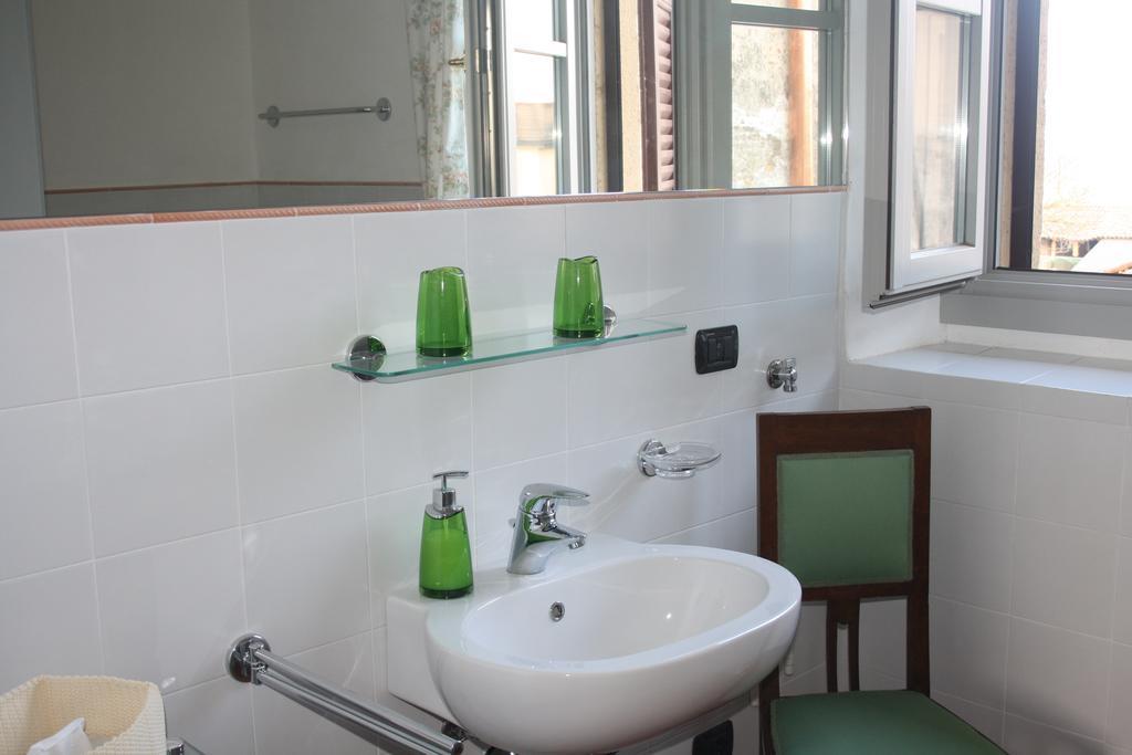 Agriturismo Fiamberta Bed and Breakfast Certosa di Pavia Værelse billede