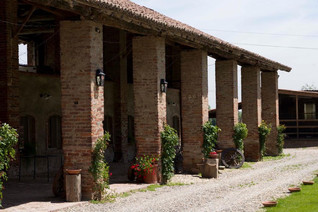 Agriturismo Fiamberta Bed and Breakfast Certosa di Pavia Eksteriør billede